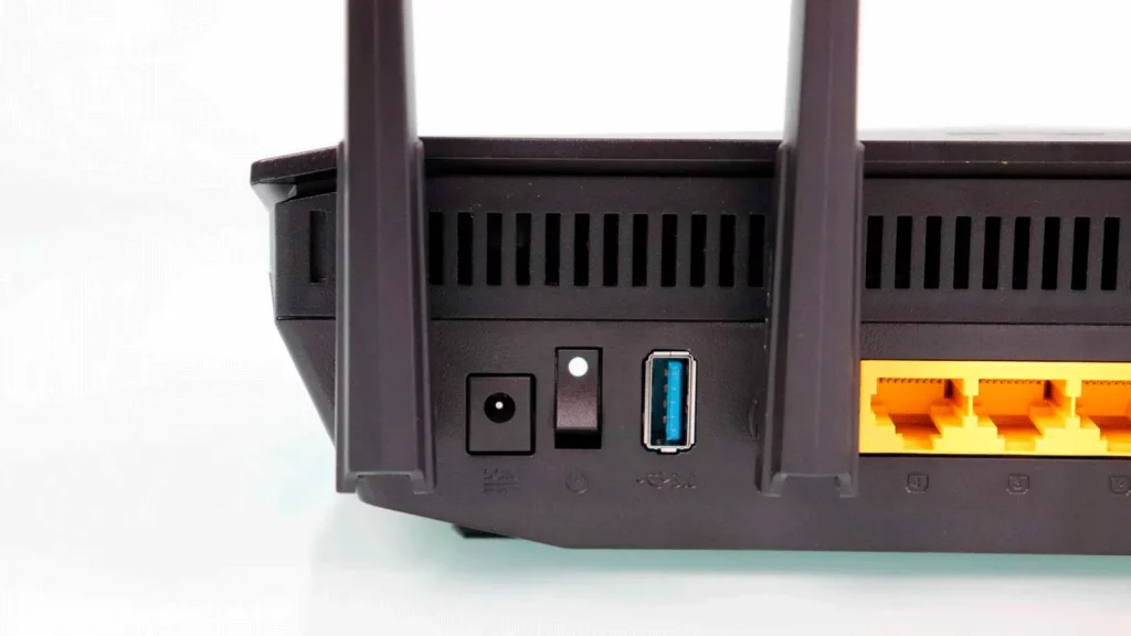 El puerto USB de tu router te deja hacer todo esto si conectas un disco duro