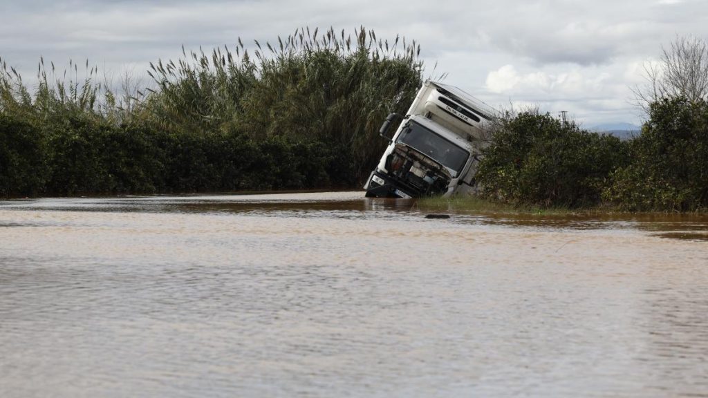 El sector azulejero valenciano ya tiene suyo el permiso climático y lo adapta en su convenio.