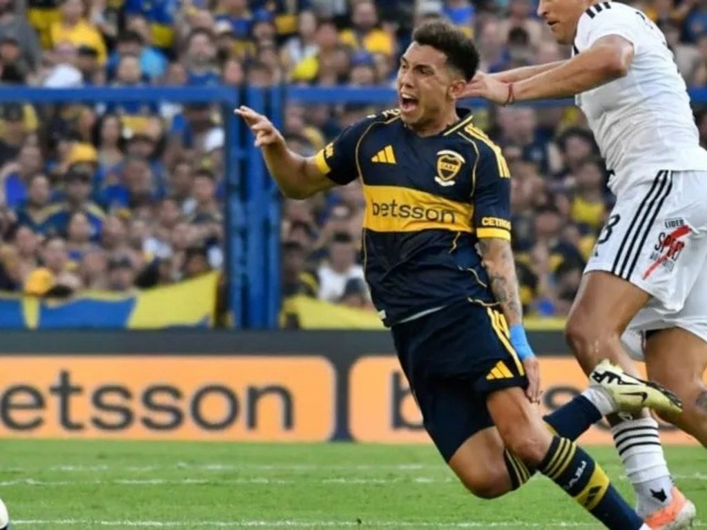 El video de la fuerte patada que le provocó una lesión de rodilla a Alan Velasco :: Olé