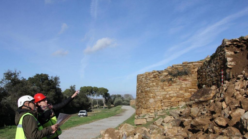 El yacimiento de Ullastret, cerrado por el derrumbe de una muralla debido al temporal Harry