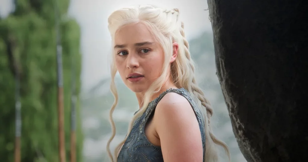 Emilia Clarke no se subirá nunca más al dragón: adiós al género fantástico