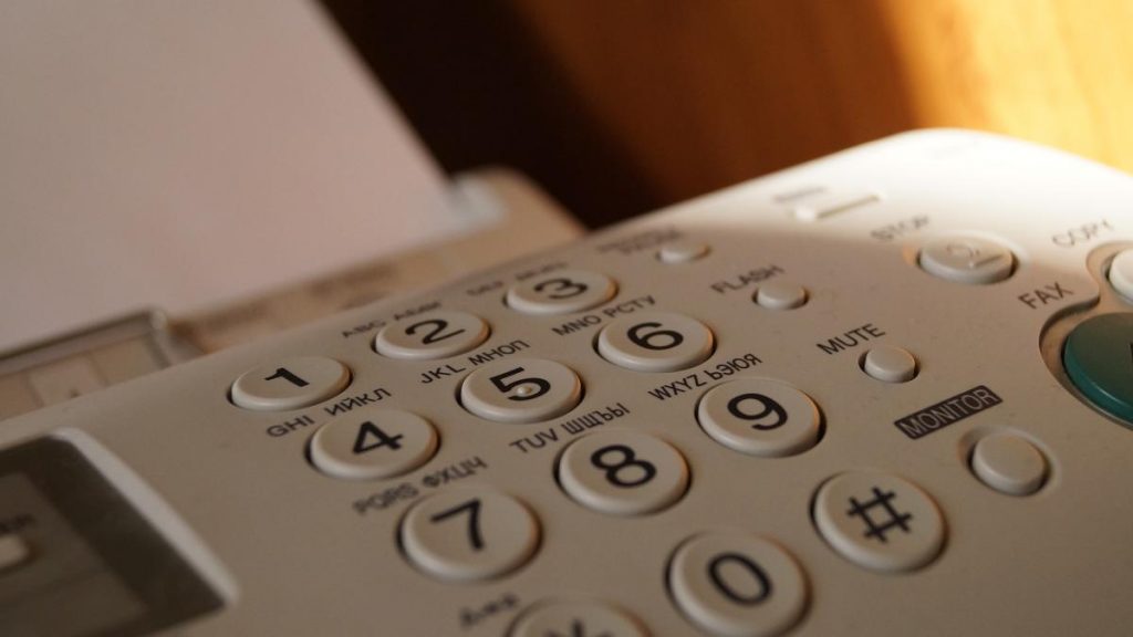 Empresas ancladas al fax