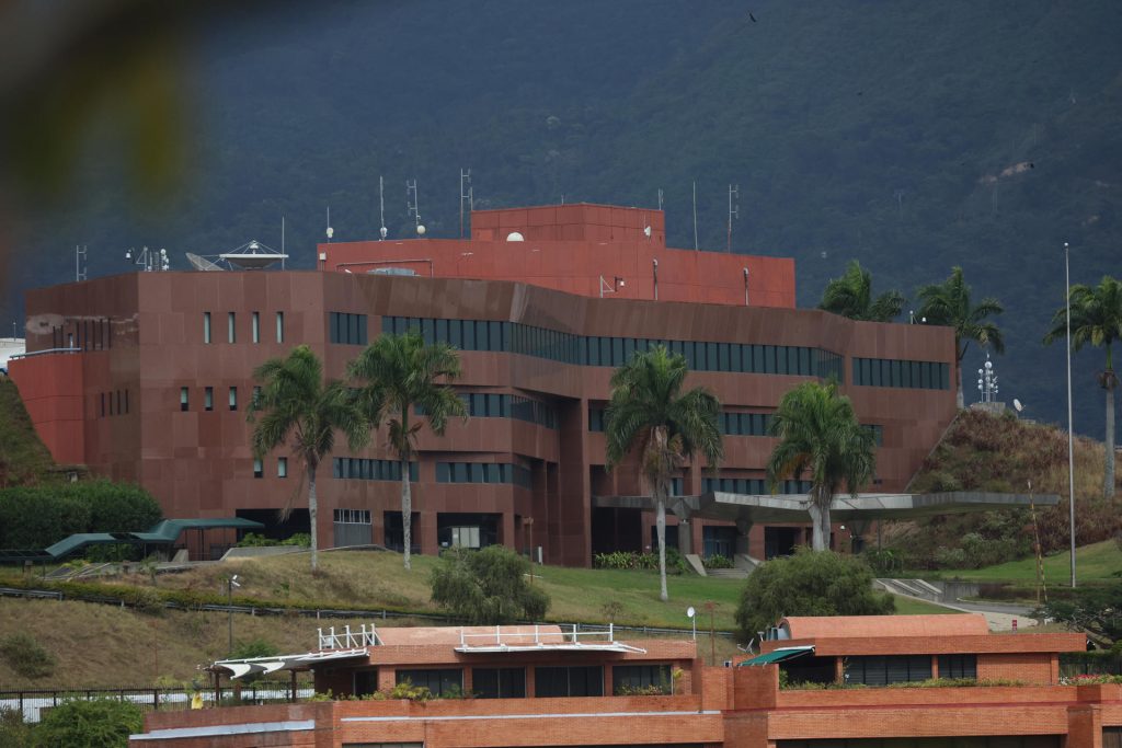 Estados Unidos y Venezuela avanzan en la reapertura de sus respectivas embajadas