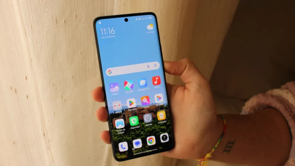 Este es el móvil de Xiaomi que recomendaría si quieres conectividad 5G, NFC para pagos y carga rápida que no te deje esperando horas.