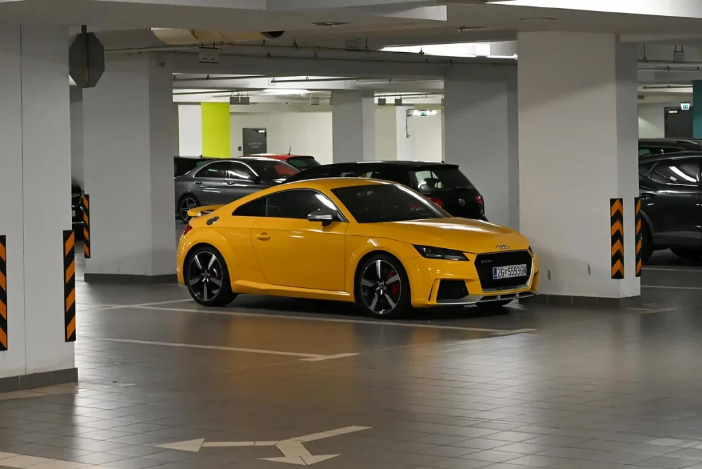 Esto es lo que dice la Ley de Propiedad Horizontal sobre usar como trastero tu plaza de garaje.