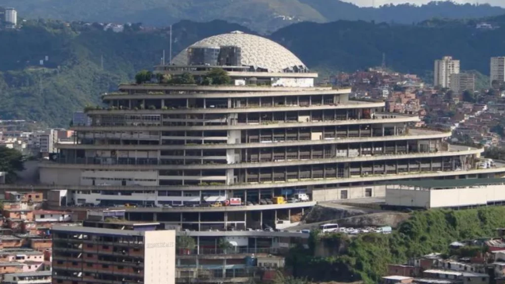 Estrechar la mano con opositores y los otros motivos por los que casi 100 colombianos están presos en Venezuela; muchos enfrentan problemas de salud