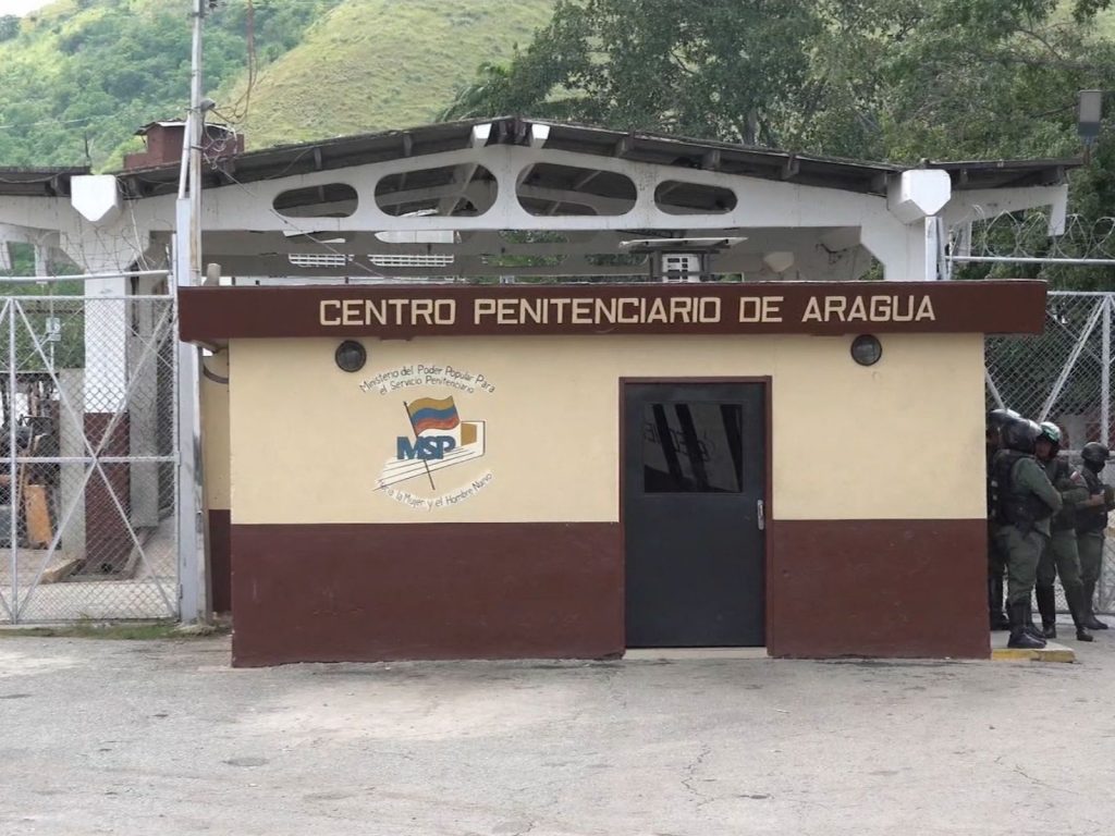 Familias de presos políticos denunciaron irregularidades en Tocorón tras corte de luz en la cárcel (VIDEO)