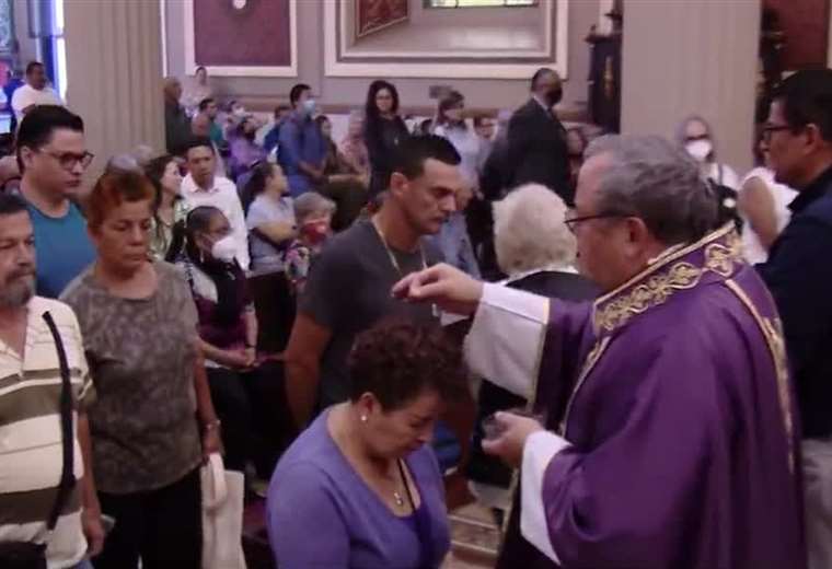 Fe y reflexión: parroquias anuncian horarios para la Misa de Ceniza Fe y reflexión: parroquias anuncian horarios para la Misa de Ceniza