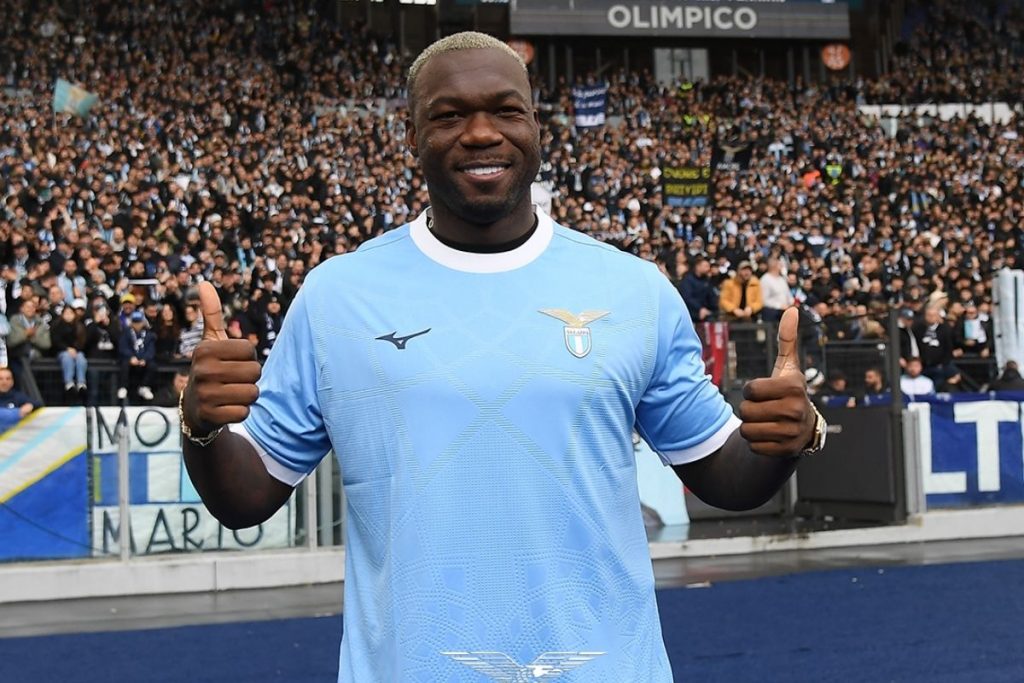 Felipe Caicedo volvió a Italia y lo recibió como ídolo