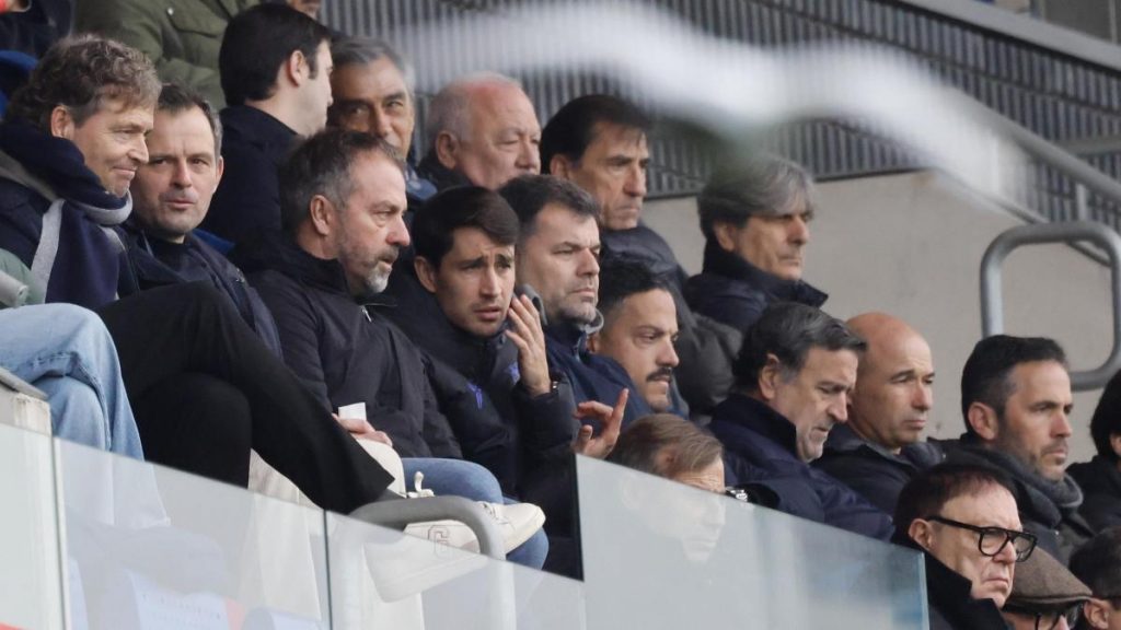 Flick, Sorg, Tapalovic y Bojan, atentos al Barça Atlètic y al Johan Cruyff Flick, Sorg, Tapalovic y Bojan, atentos al Barça Atlètic y al Johan Cruyff