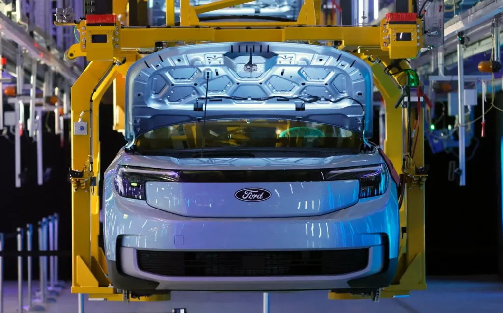 Ford retirará 119,000 autos en UE ante posible incendio • Negocios • Forbes México