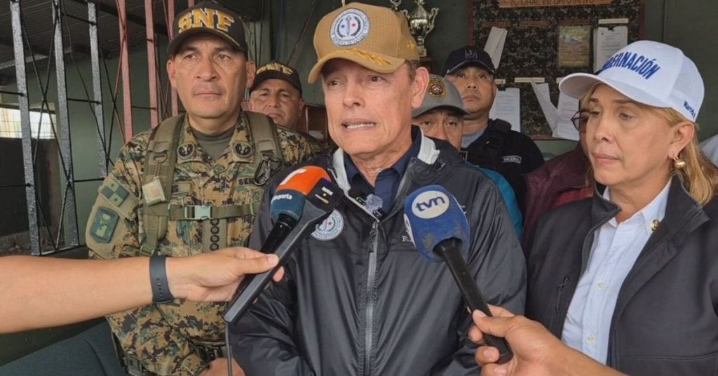 Frank Ábrego evalúa antigua sede de Chiquita Panamá para nueva base de seguridad en Changuinola - Nacionales