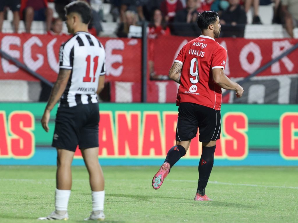 Gabriel Ávalos, tras ser goleador en la pretemporada de Independiente: del "es todo positivo" a "vamos a ir por todo" :: Olé