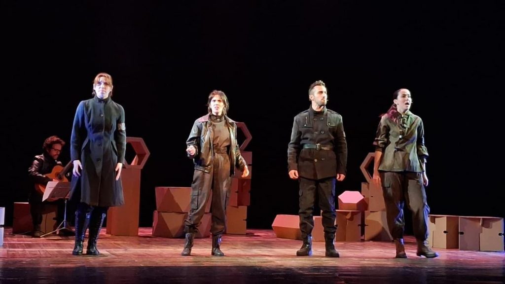 Gaudí renace de las ruinas de la Sagrada Familia para salvar al mundo en un musical