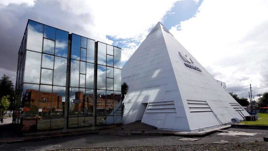 Gobierno aprueba venta de su participación en Movistar Colombia por más de 850.000 millones de pesos Gobierno aprueba venta de su participación en Movistar Colombia por más de 850.000 millones de pesos