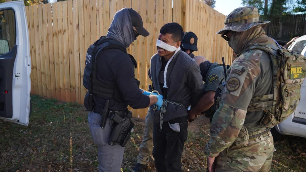 Gobierno de Donald Trump anuncia 650.000 deportaciones y 2 millones de 'salidas voluntarias' en el último año