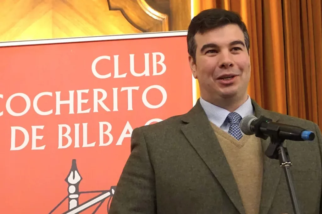 Gonzalo I. Bienvenida recoge el premio del Club Cocherito por la mejor crónica de Bilbao, publicado en EL MUNDO