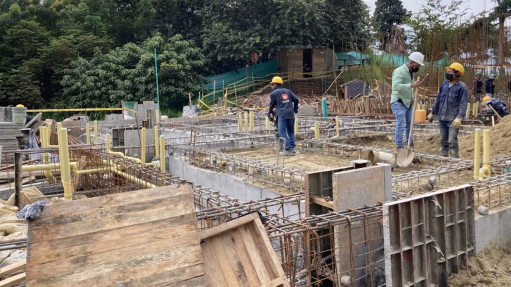 Gremio de la construcción advierte riesgos jurídicos y de acceso por decreto que busca desindexar la vivienda VIS