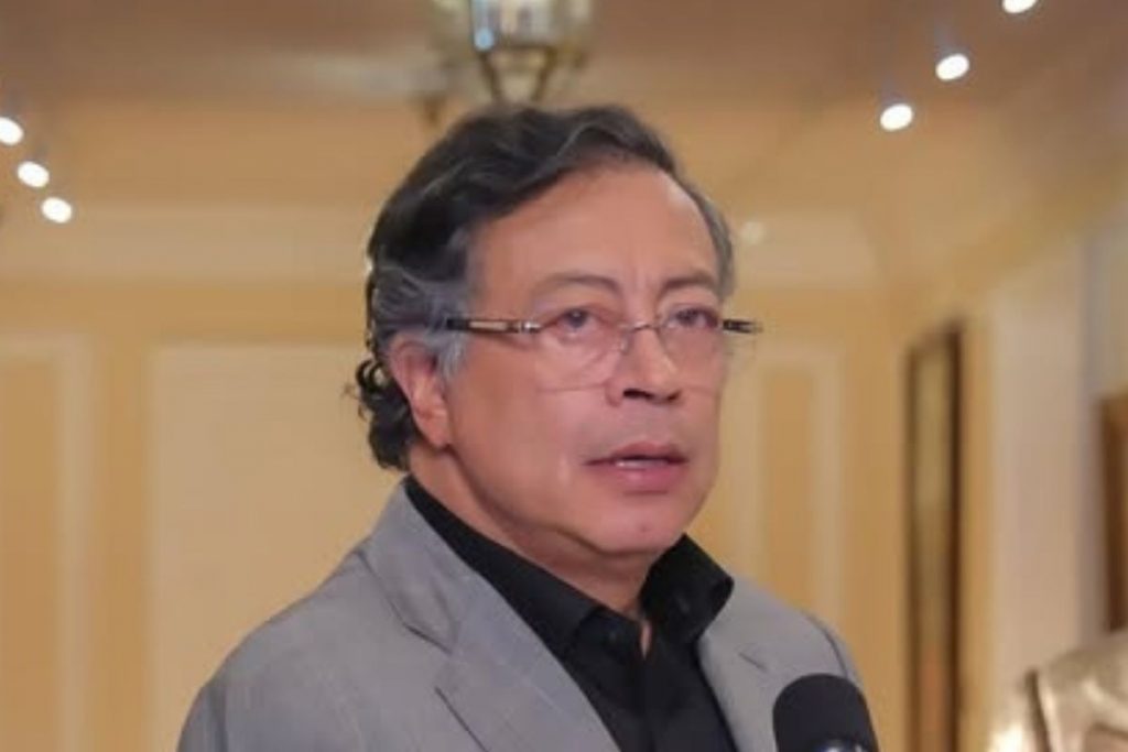 Gustavo Petro reacciona a tasa de Ecuador del 30% Gustavo Petro reacciona a tasa de Ecuador del 30%