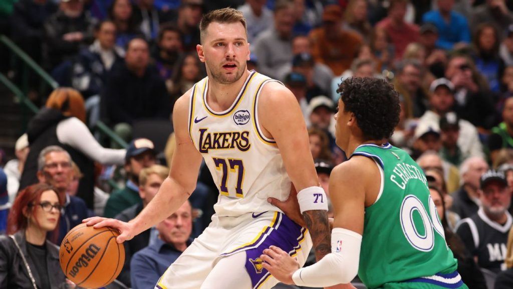 Hachimura es herói, Doncic sigue invicto contra los Mavs, y los Lakers se recuperan en el último período
