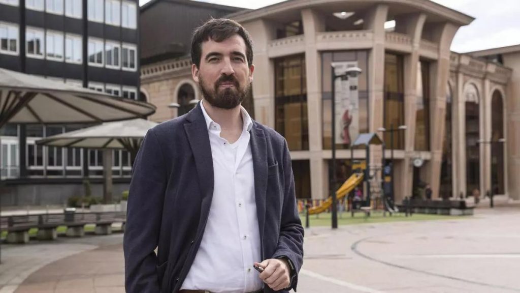 INTELIGENCIA ARTIFICIAL | Bruno Sánchez-Andrade, astrofísico y especialista en datos: “Es preocupante que la IA esté en manos de pocas empresas” INTELIGENCIA ARTIFICIAL | Bruno Sánchez-Andrade, astrofísico y especialista en datos: "Es preocupante que la IA esté en manos de pocas empresas"