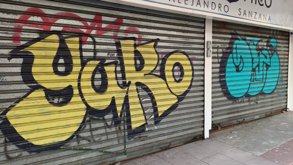 Identifican a pareja por millonarios rayados en Puerto Montt: Enfrentarán a la justicia en marzo