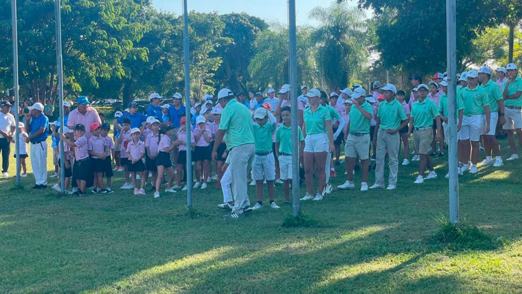 Inauguran la Vuelta Bolivia de golf en Santa Cruz Inauguran la Vuelta Bolivia de golf en Santa Cruz