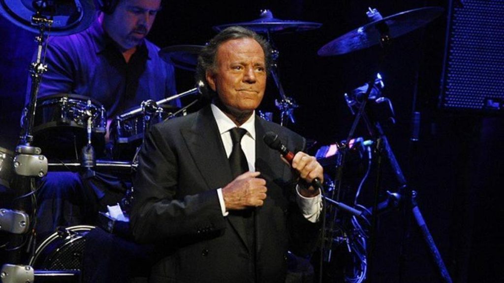 JULIO IGLESIAS | ¿Cuánto gana Julio Iglesias con su música y los derechos de autor?