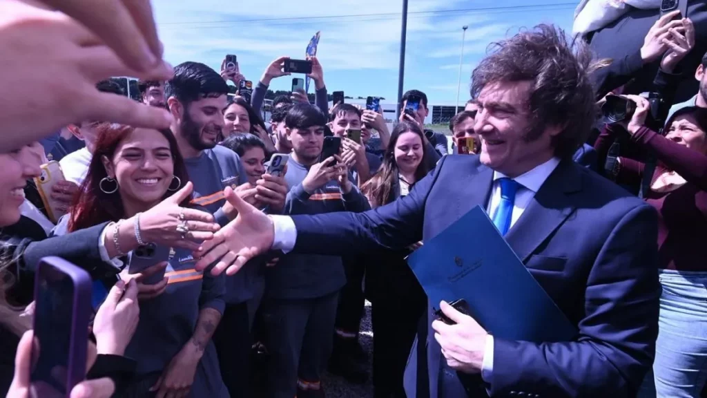 Javier Milei lleva el Tour de la Gratitud a Mar del Plata y refuerza su agenda política