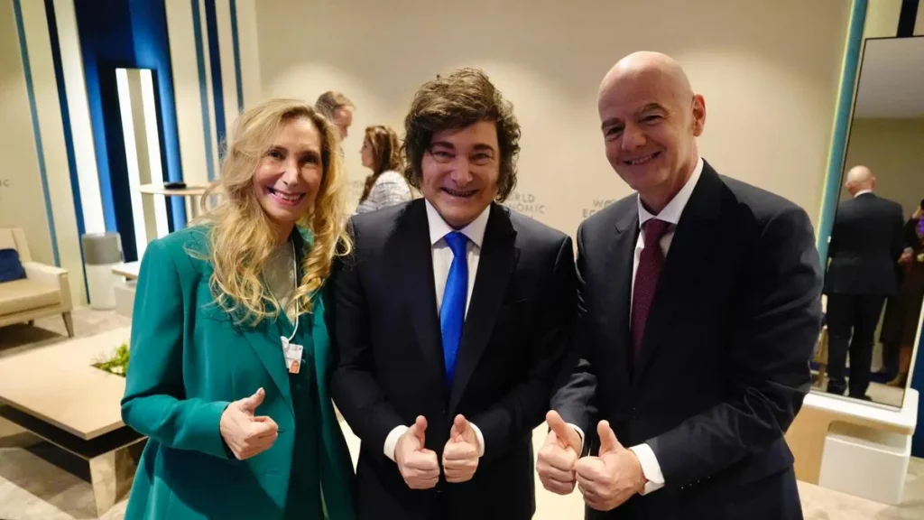 Javier Milei se reunió con el presidente de la FIFA Gianni Infantino en Davos