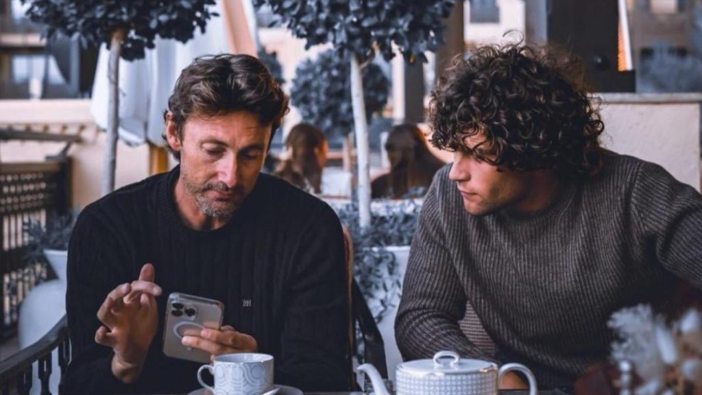 Juan Carlos Ferrero se pasa al golf para asesorar a Ángel Ayora en “el aspecto mental del rendimiento”