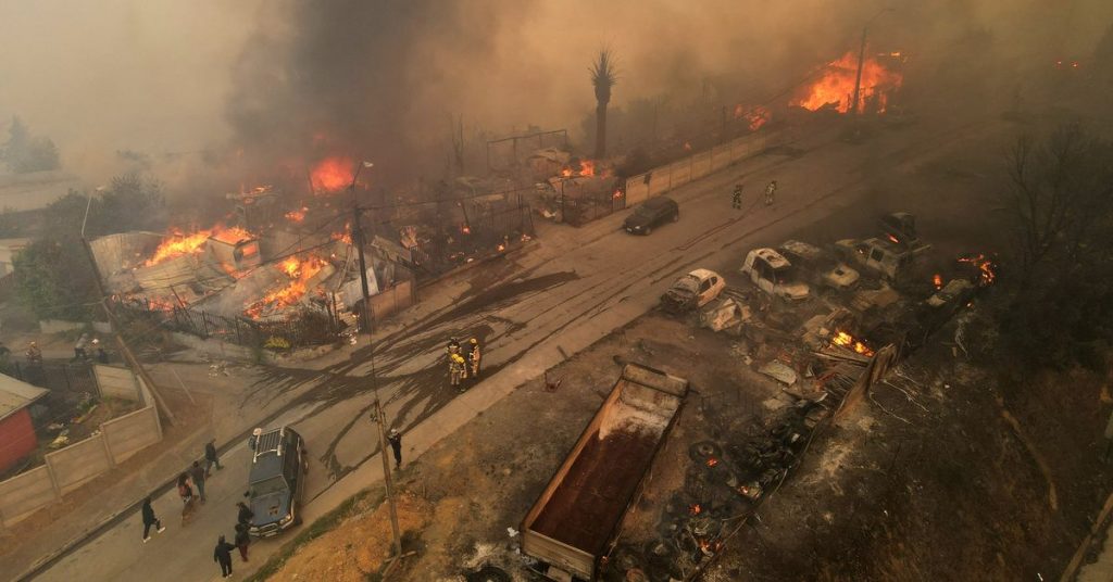 Juez ordena arresto domiciliario de sospechoso de incendios forestales en Chile - Mundo