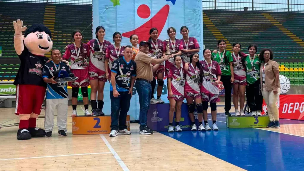 Jugadoras de Sardinata viajaron 20 horas para coronarse campeonas del Babybalonmano en el Festival de Festivales