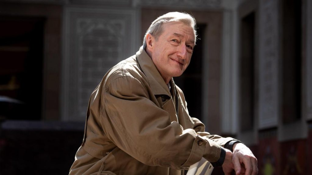 Julián Barnes lo deja por Olga Merino