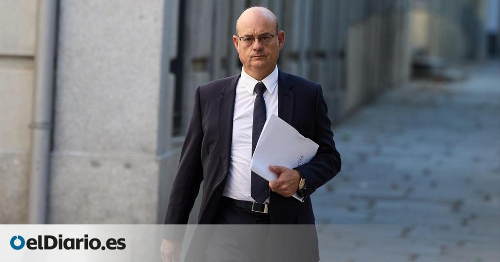 Julio Iglesias contrata al abogado Choclán y se prepara para una posible investigación en España