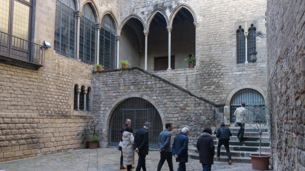 La Casa de les Lletres retrasa su apertura en el Palau Requesens hasta antes del verano del 2028