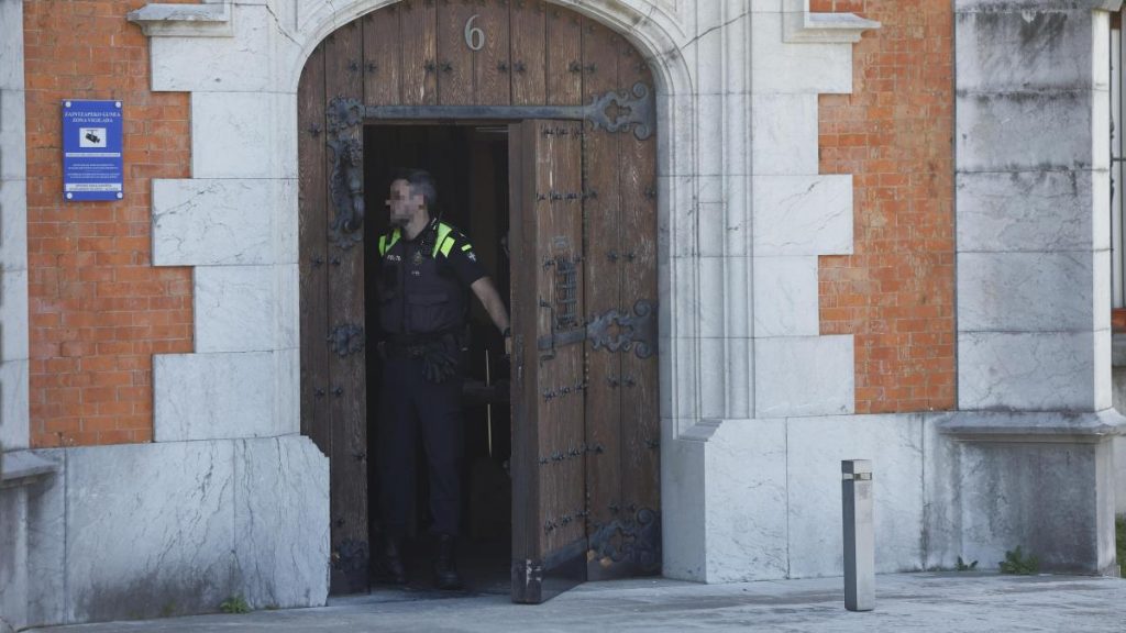 La Ertzaintza registra el Ayuntamiento de Getxo, ¿qué hay detrás del 'caso palacete'?