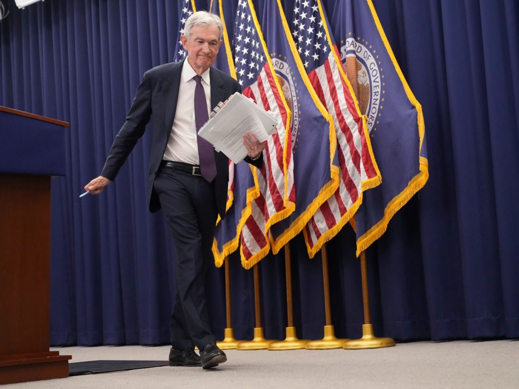 La Fed mantiene sin cambios las tasas de interés en Estados Unidos y desafía la presión de Donald Trump