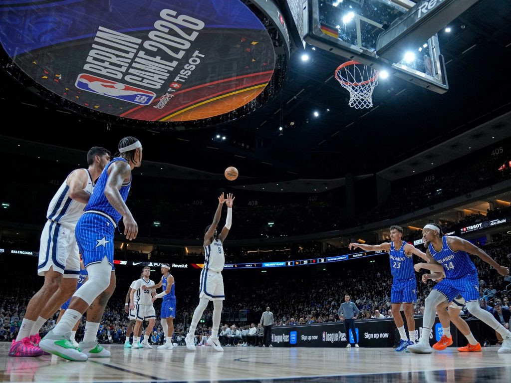 La NBA sigue con su gira por Europa: ya se jugó el partido en Berlín y la liga desembarca en Inglaterra :: Olé