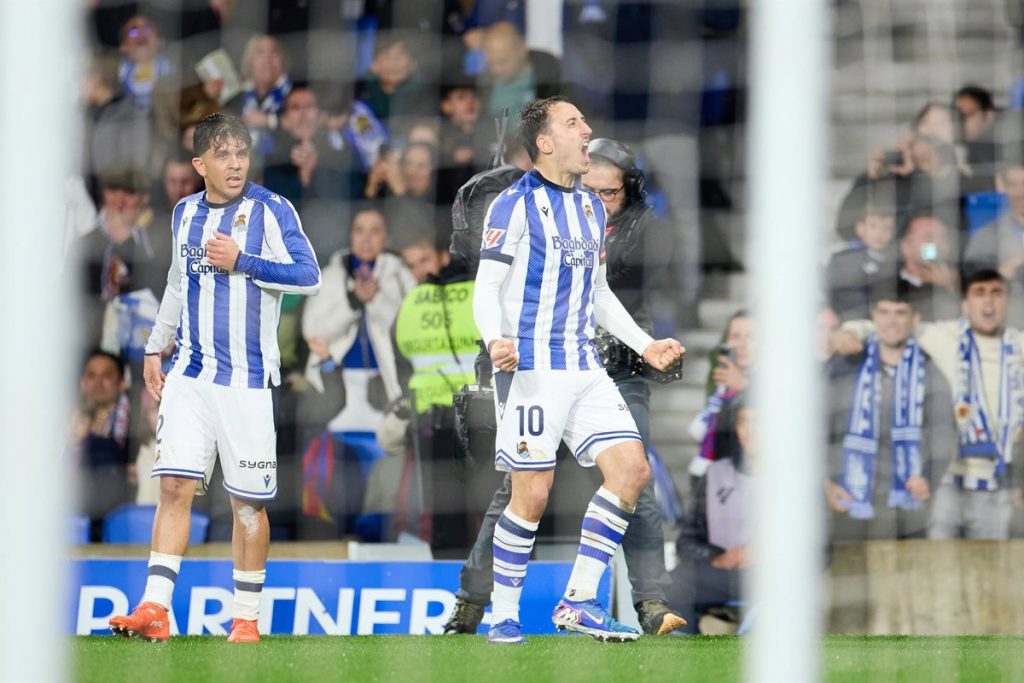 La Real Sociedad frena a un Barça sin puntería