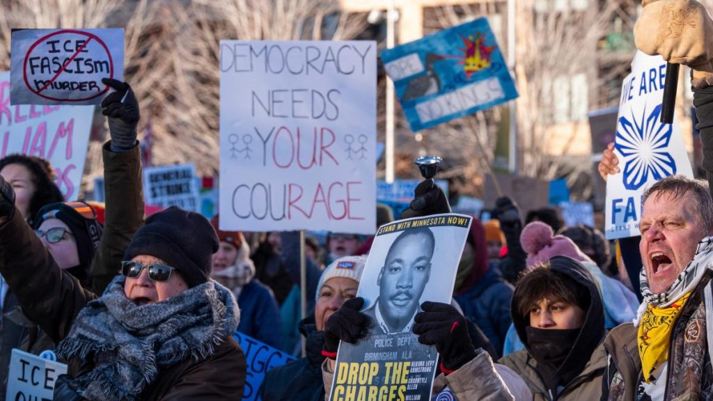 La administración Trump detiene a dos niños, y hermanos, que iban al mismo colegio que Liam La administración Trump detiene a dos niños, y hermanos, que iban al mismo colegio que Liam