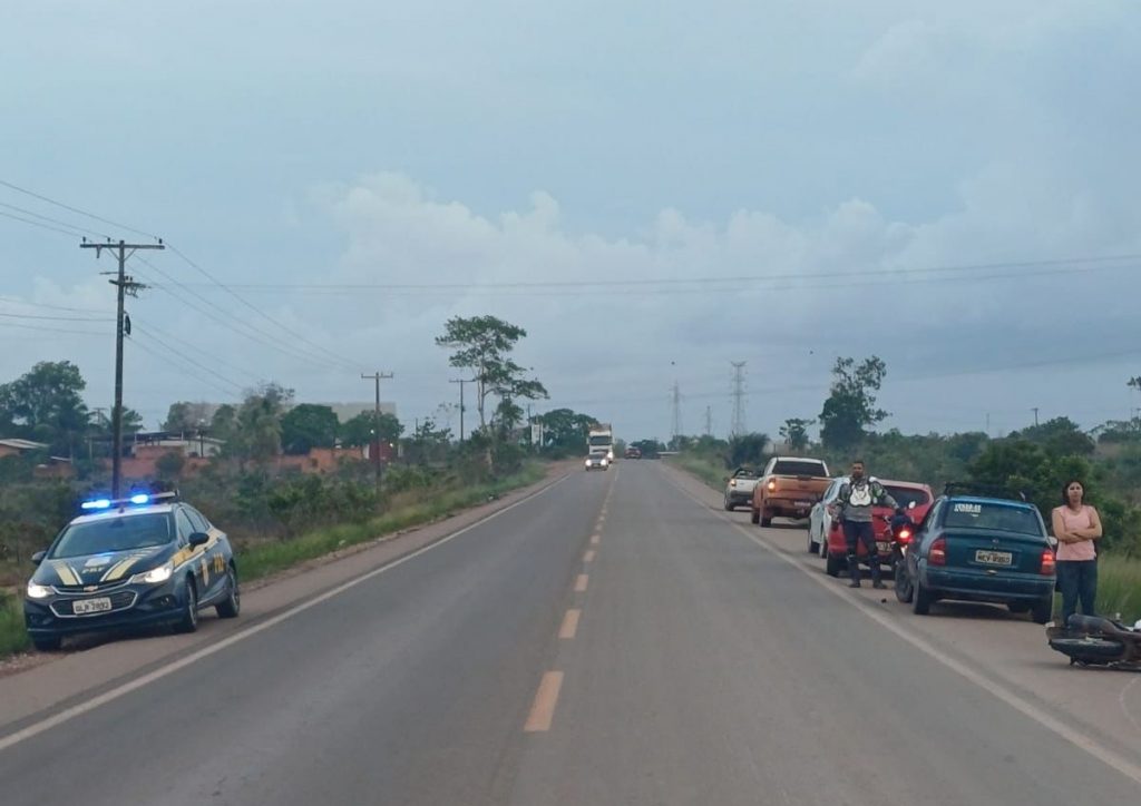 La colisión entre motocicletas y carros resulta en muerte en BR-210, en Macapá