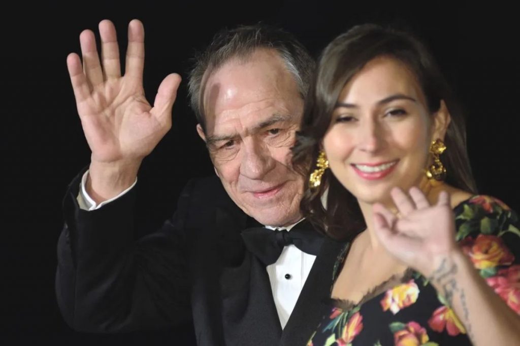 La hija de Tommy Lee Jones muere en el hotel de California