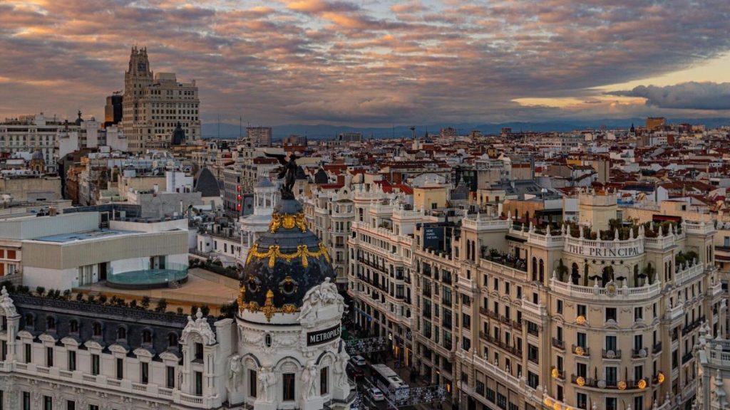 La inversión inmobiliaria vuelve a apostar por la economía española La inversión inmobiliaria vuelve a apostar por la economía española