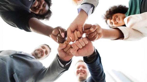 La legitimidad no nace del resultado, sino del proceso. La legitimidad no nace del resultado, sino del proceso.