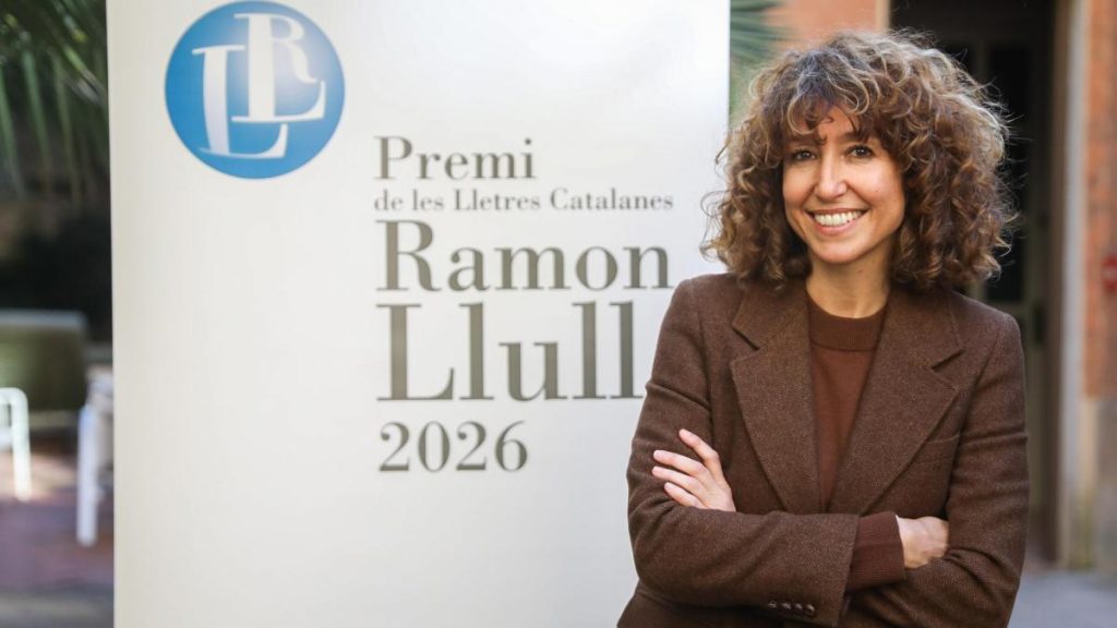 La periodista Agnès Marquès gana el premio Ramon Llull con una obra sobre los límites entre relación y realidad