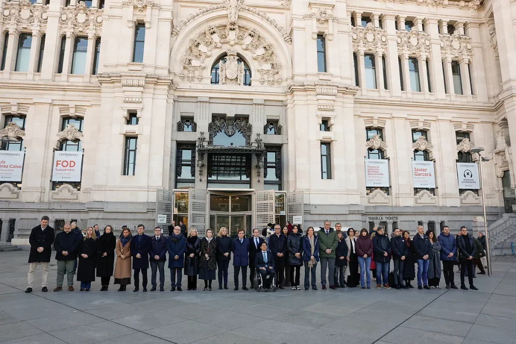 La política madrileña, "consternado" por el accidente de Adamuz, cancela toda su agenda: "Es un día trágico"
