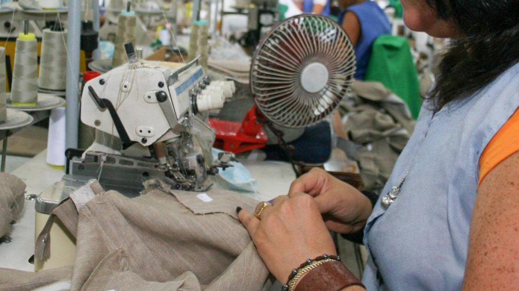 La producción industrial creció un nivel 0,7 % en noviembre y las ventas minoristas aumentaron a un ritmo de 7,5 %.