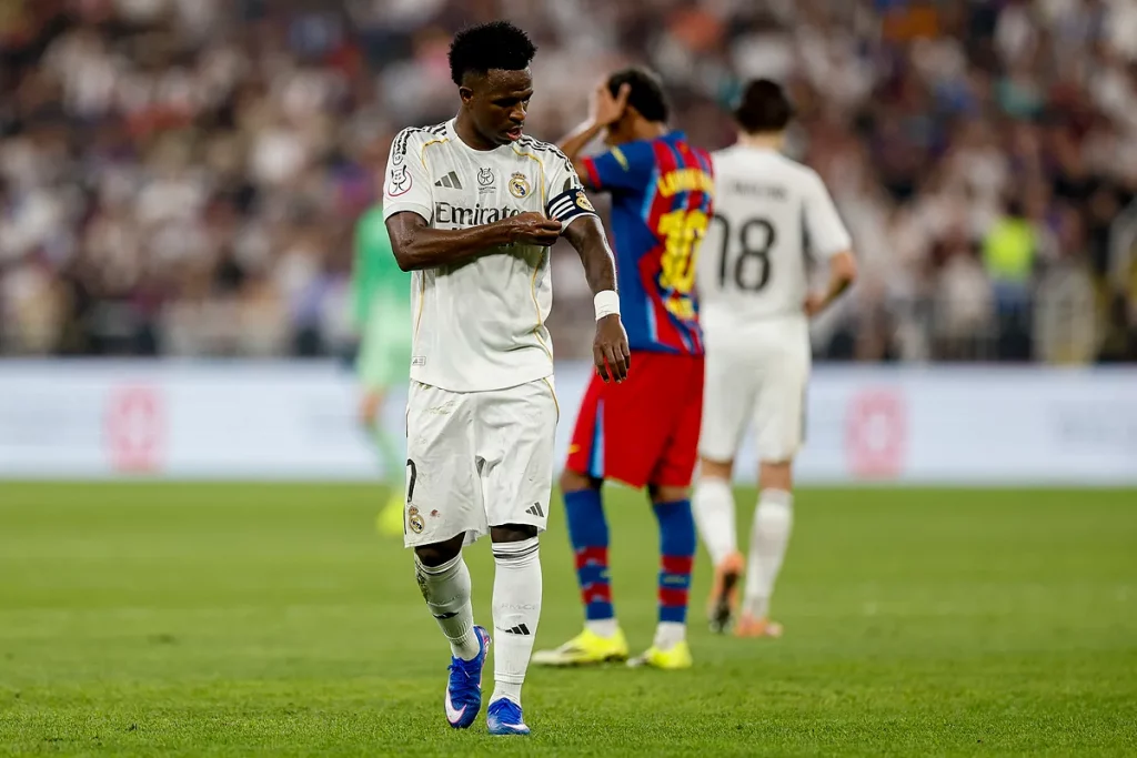 La resurrección de Vinicius y la personalidad de Alonso no bastan al Madrid: "Somos un equipo vivo"