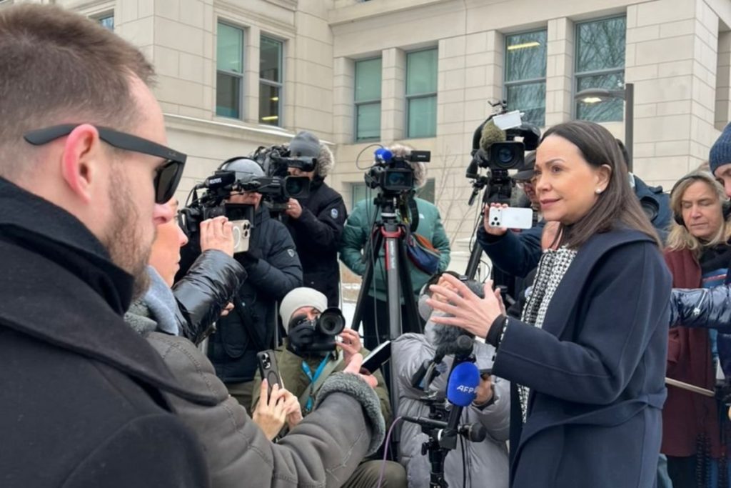 La transición tendrá lugar porque tenemos el respaldo de Donald Trump.